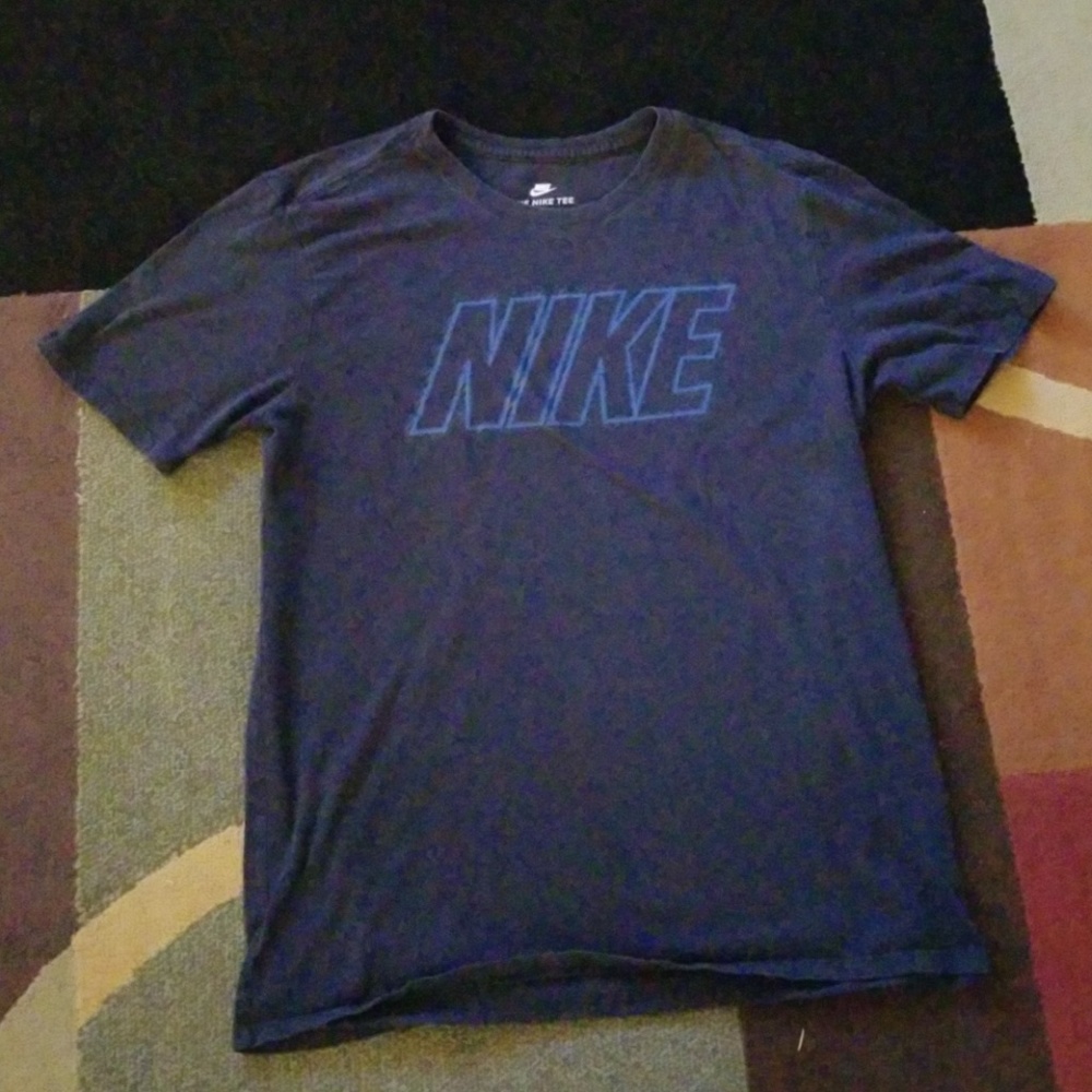 Nike tee